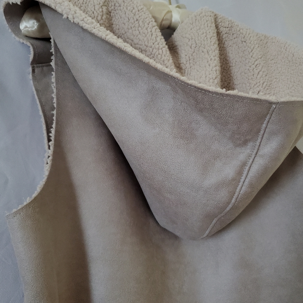 Hooded Dylan vest